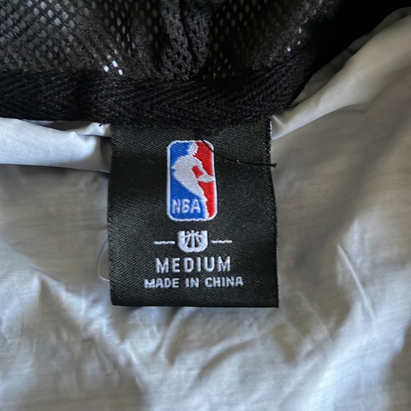 Lakers Windbreaker. - Picture 10 of 10